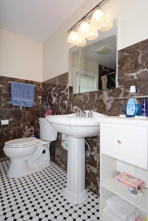 29 Gammons Road Newton, MA 02468 - Photo 20 of 27