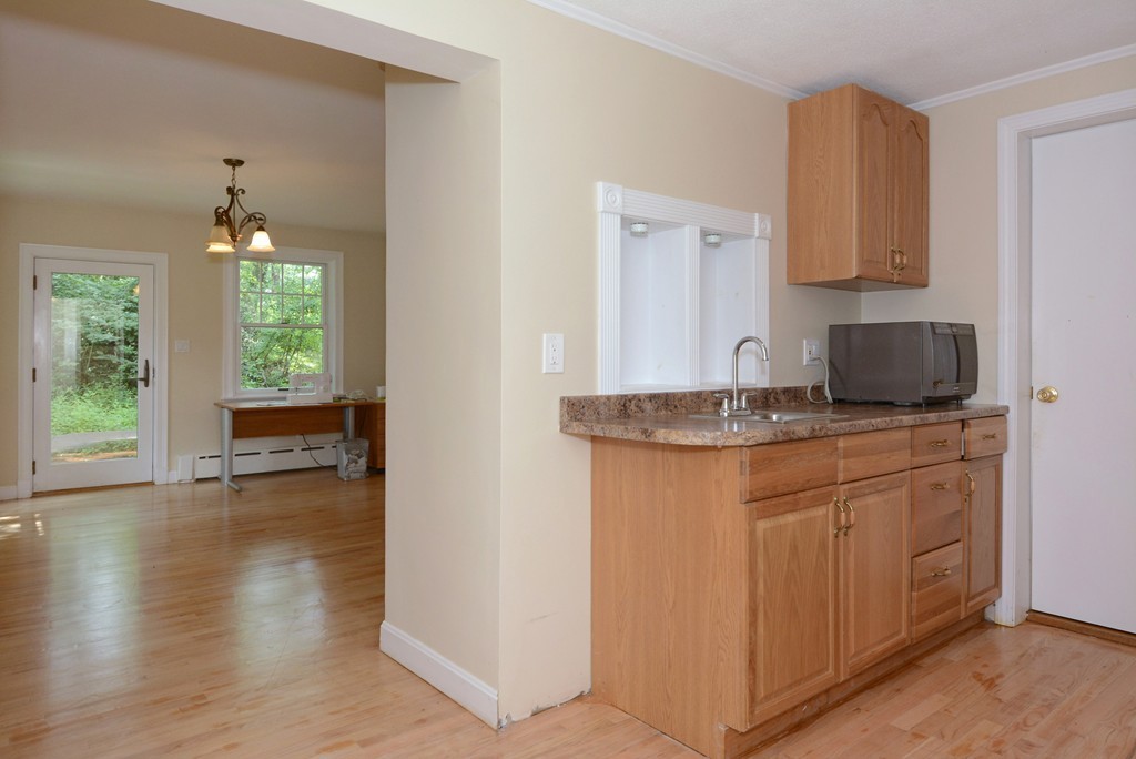 29 Gammons Road Newton, MA 02468 - Photo 8 of 27