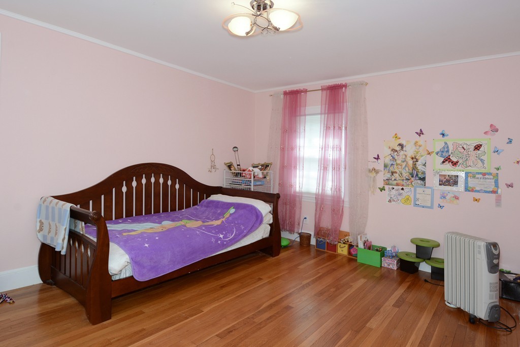 29 Gammons Road Newton, MA 02468 - Photo 9 of 27