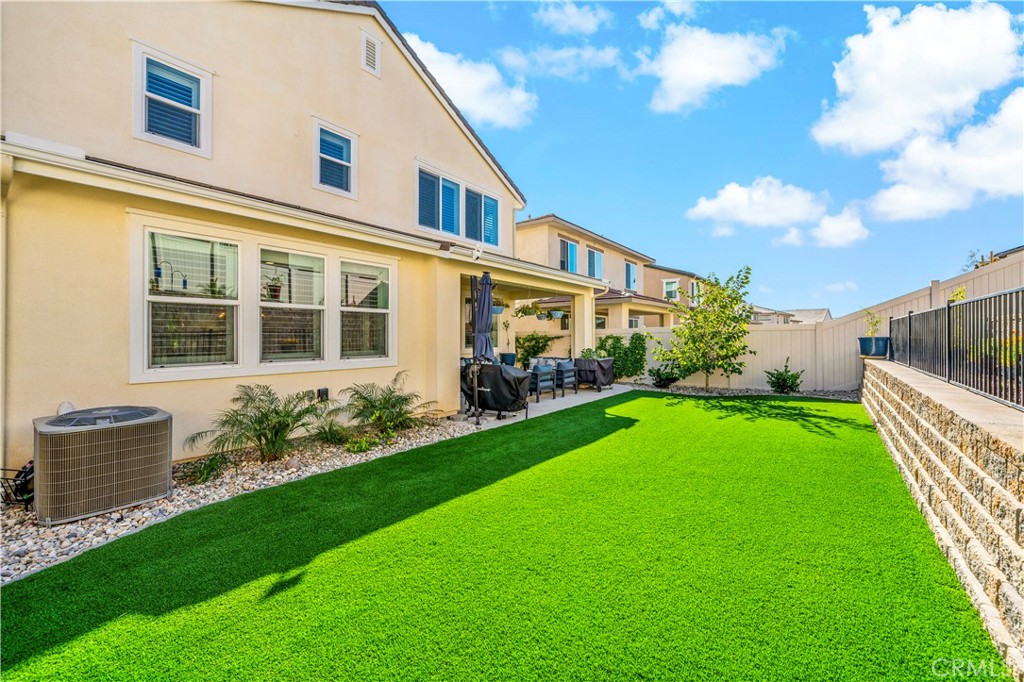 32230 Penstemon Way Temecula, CA 92591 - Photo 39 of 61 Professionally landscaped back and side yards