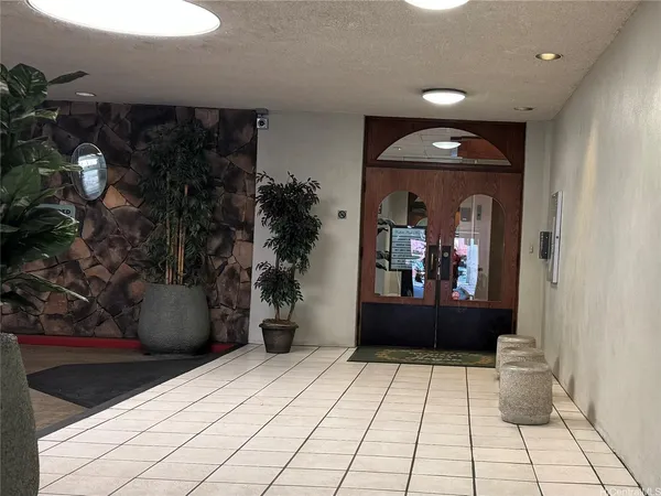 $2,800 | 2440 Kūhiō Avenue, Unit 1601, Honolulu, HI 96815