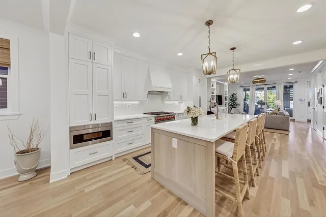 $1,750,000 | 1509 West School Street, Unit 1, Chicago, IL 60657