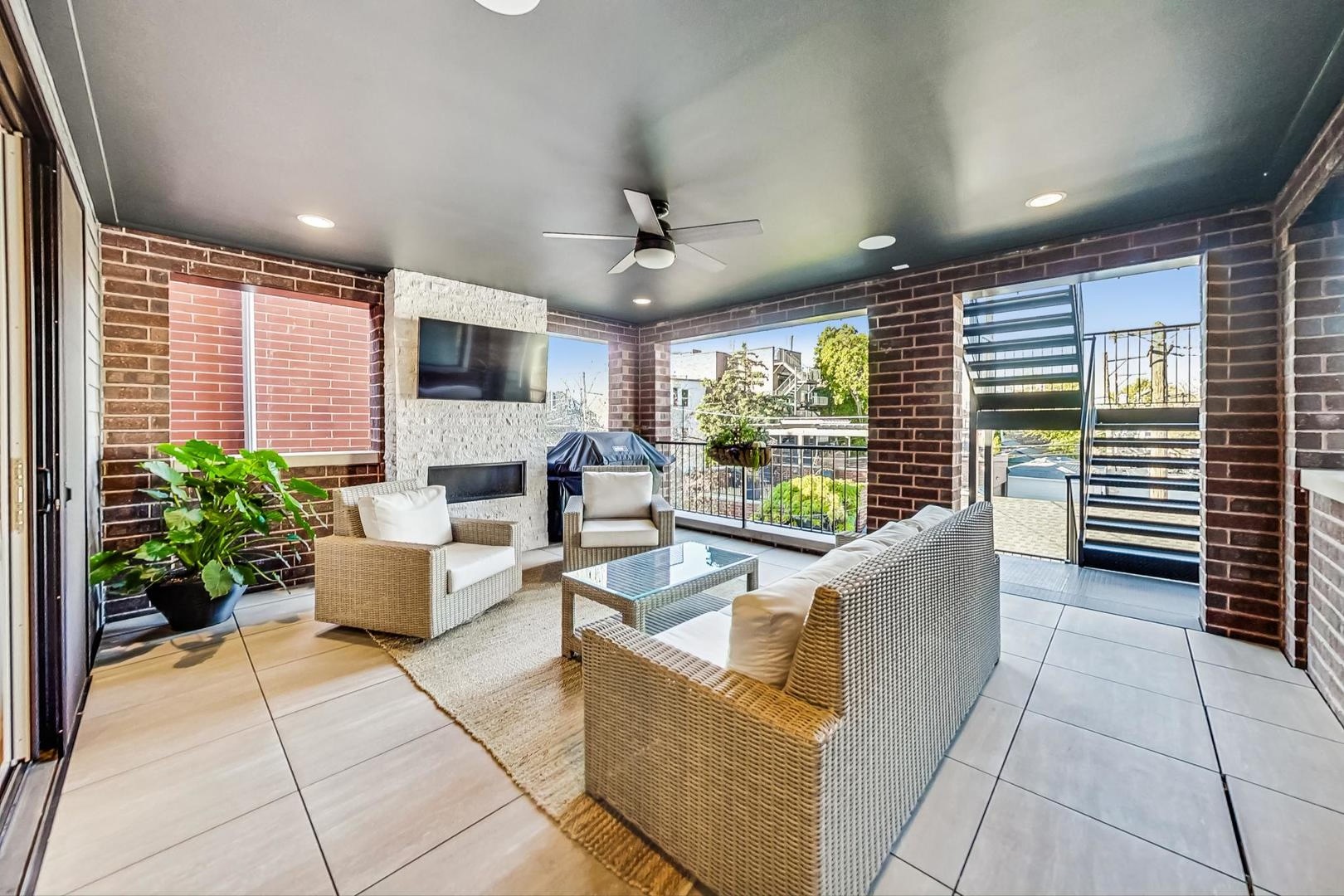 1509 West School Street, Unit 1 Chicago, IL 60657 - Photo 9 of 11