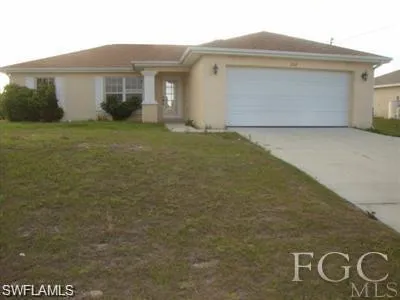 $1,800 | 2112 Chiquita Boulevard North, Cape Coral, FL 33993