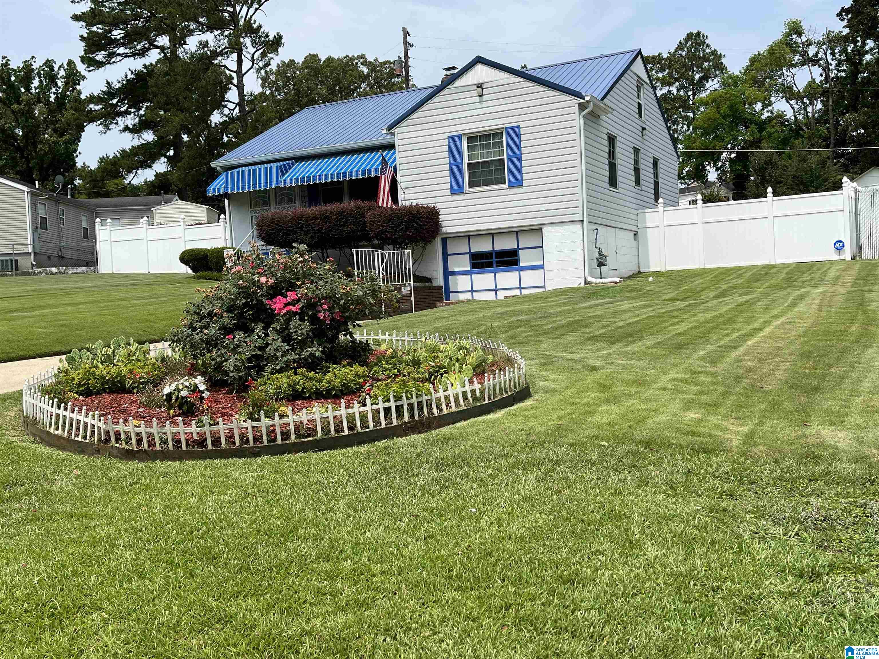 113 Ridgewood Avenue Fairfield, AL 35064 - Photo 1 of 47