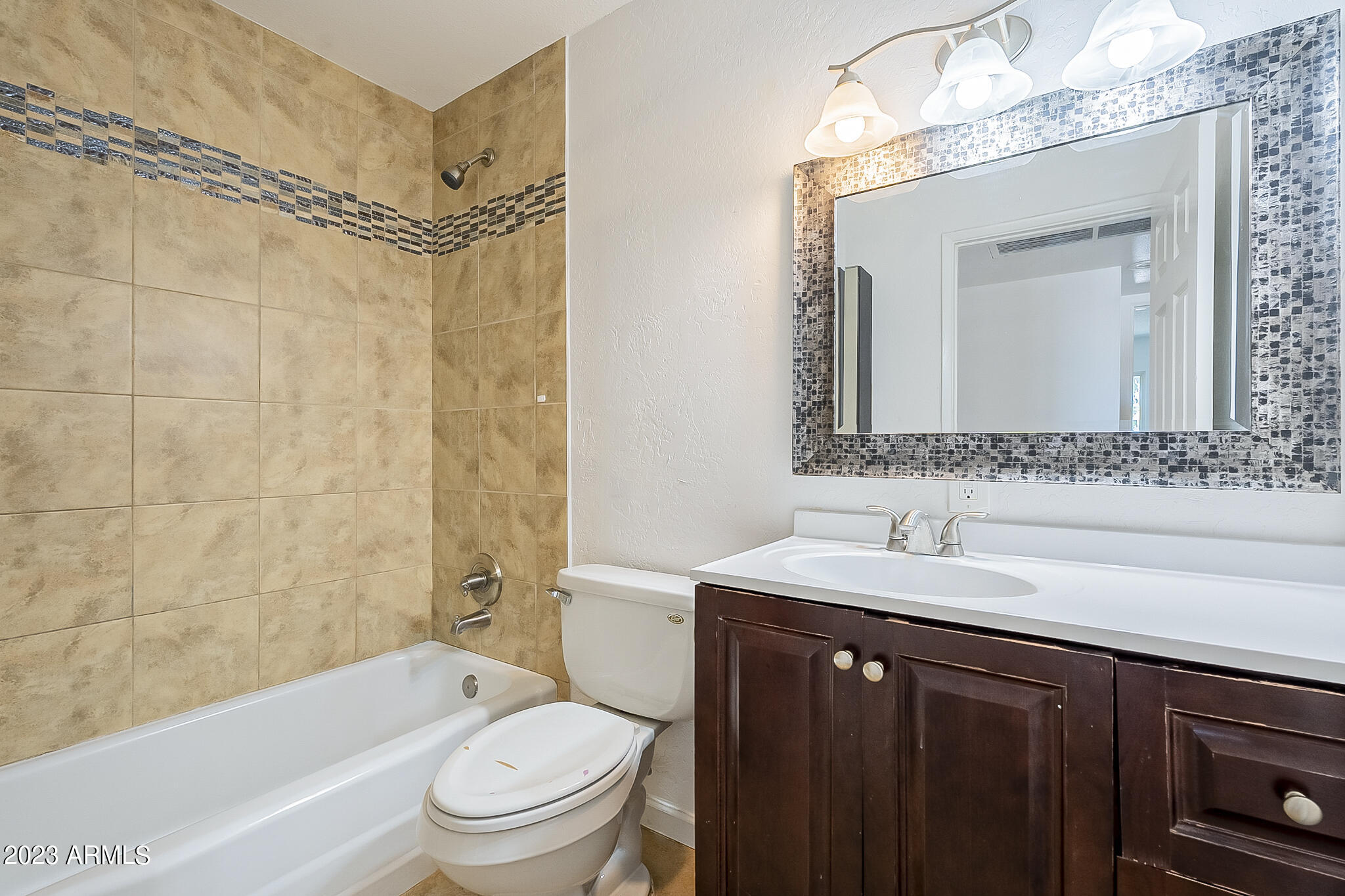 3344 West Charter Oak Road Phoenix, AZ 85029 - Photo 18 of 28 Charter-22