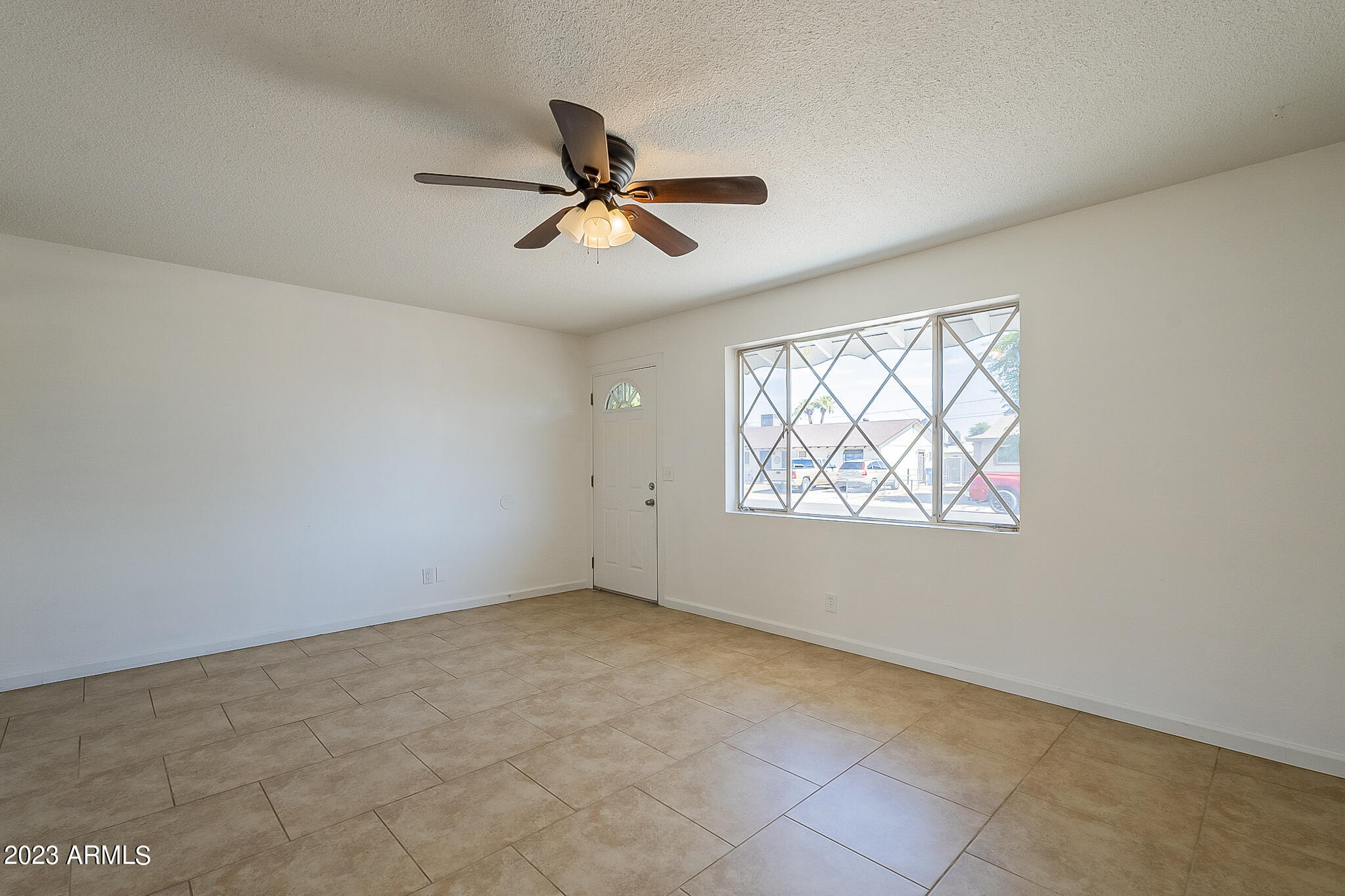 3344 West Charter Oak Road Phoenix, AZ 85029 - Photo 2 of 28 Charter-9