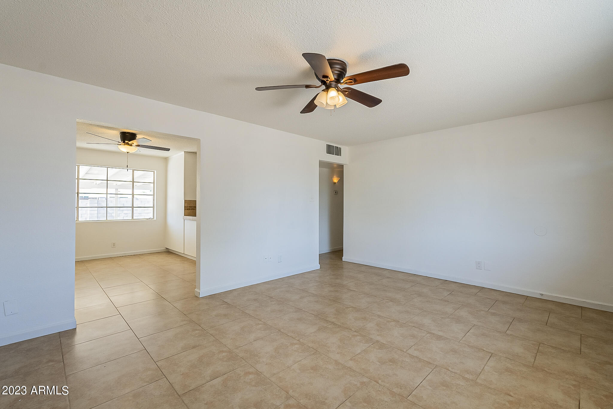 3344 West Charter Oak Road Phoenix, AZ 85029 - Photo 4 of 28 Charter-10