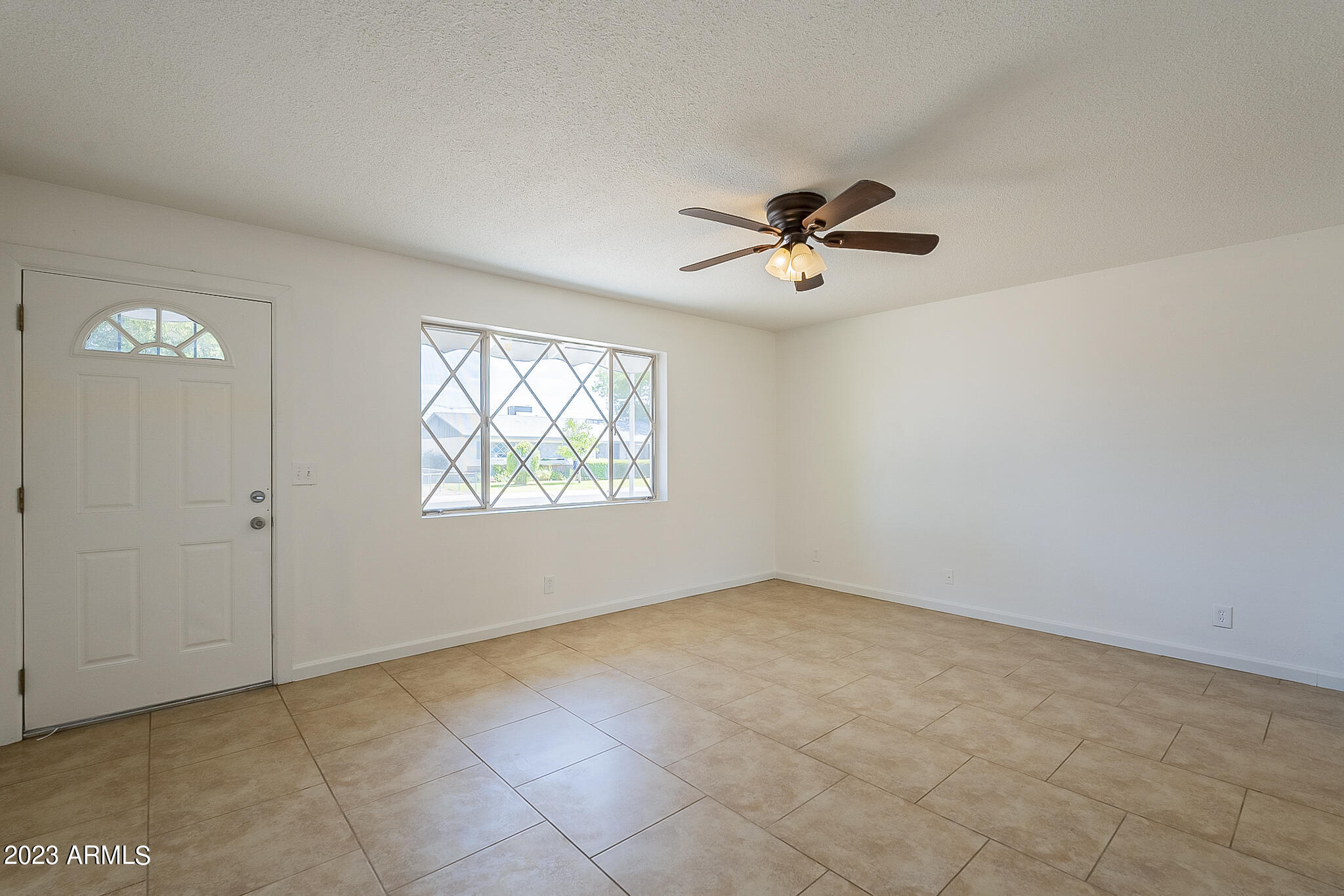 3344 West Charter Oak Road Phoenix, AZ 85029 - Photo 9 of 28 Charter-12