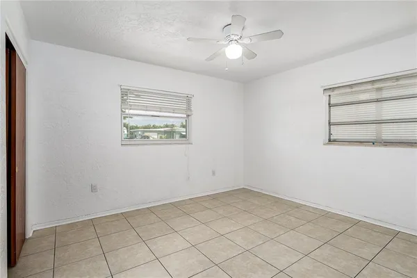 $2,250 | 5617 1st Avenue West, Bradenton, FL 34209