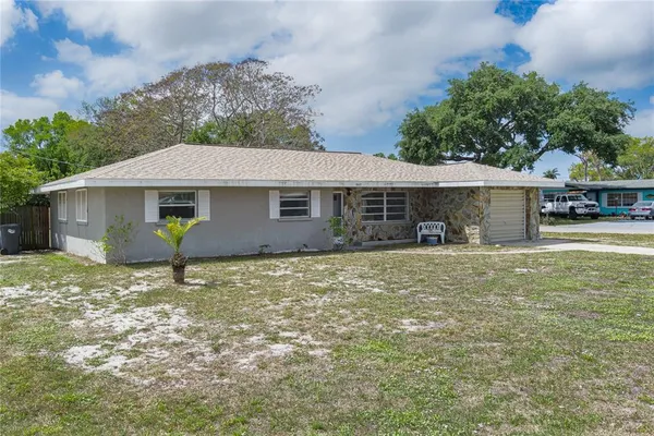 $2,250 | 5617 1st Avenue West, Bradenton, FL 34209