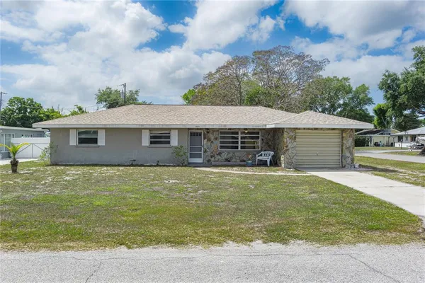 $2,250 | 5617 1st Avenue West, Bradenton, FL 34209