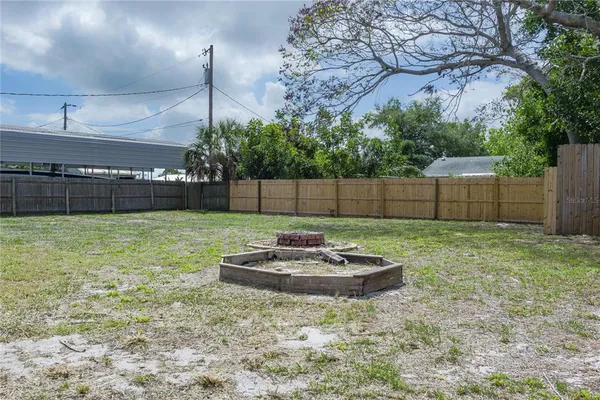 $2,250 | 5617 1st Avenue West, Bradenton, FL 34209