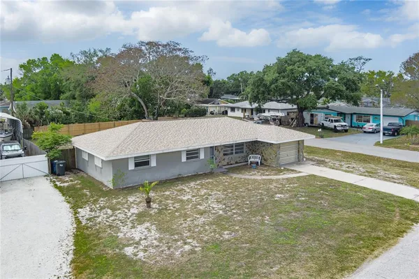 $2,250 | 5617 1st Avenue West, Bradenton, FL 34209