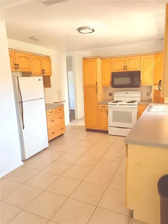 $2,250 | 5617 1st Avenue West, Bradenton, FL 34209