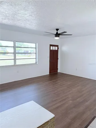 $2,250 | 5617 1st Avenue West, Bradenton, FL 34209