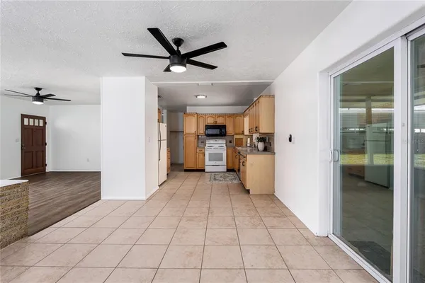 $2,250 | 5617 1st Avenue West, Bradenton, FL 34209