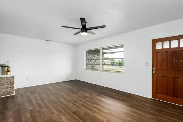 $2,250 | 5617 1st Avenue West, Bradenton, FL 34209