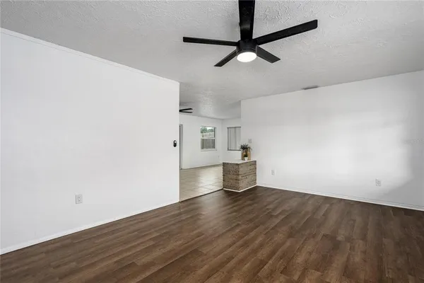 $2,250 | 5617 1st Avenue West, Bradenton, FL 34209