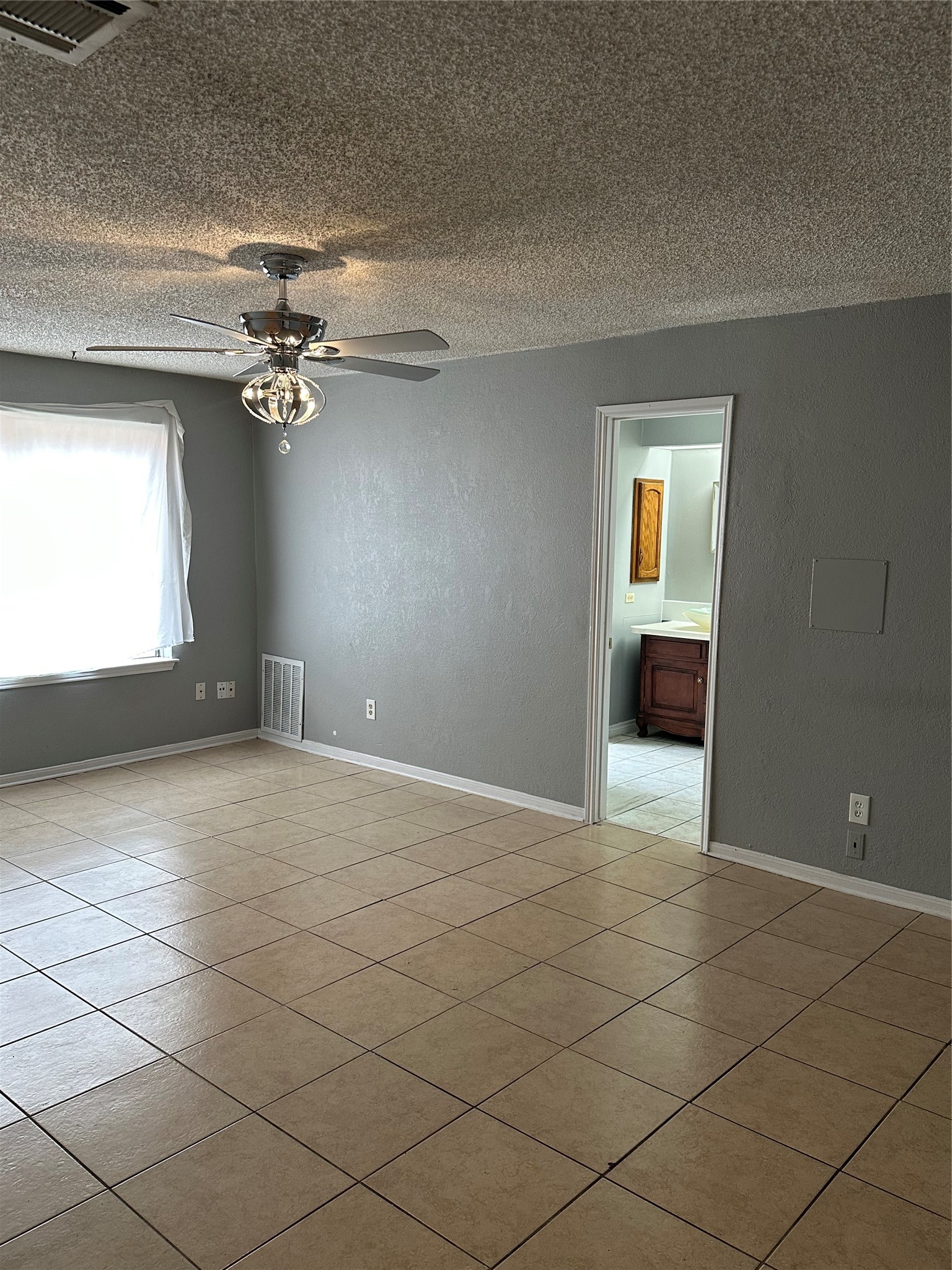 10106 Prairie Mist Street Houston, TX 77088 - Photo 12 of 33 Gallery Image 12
