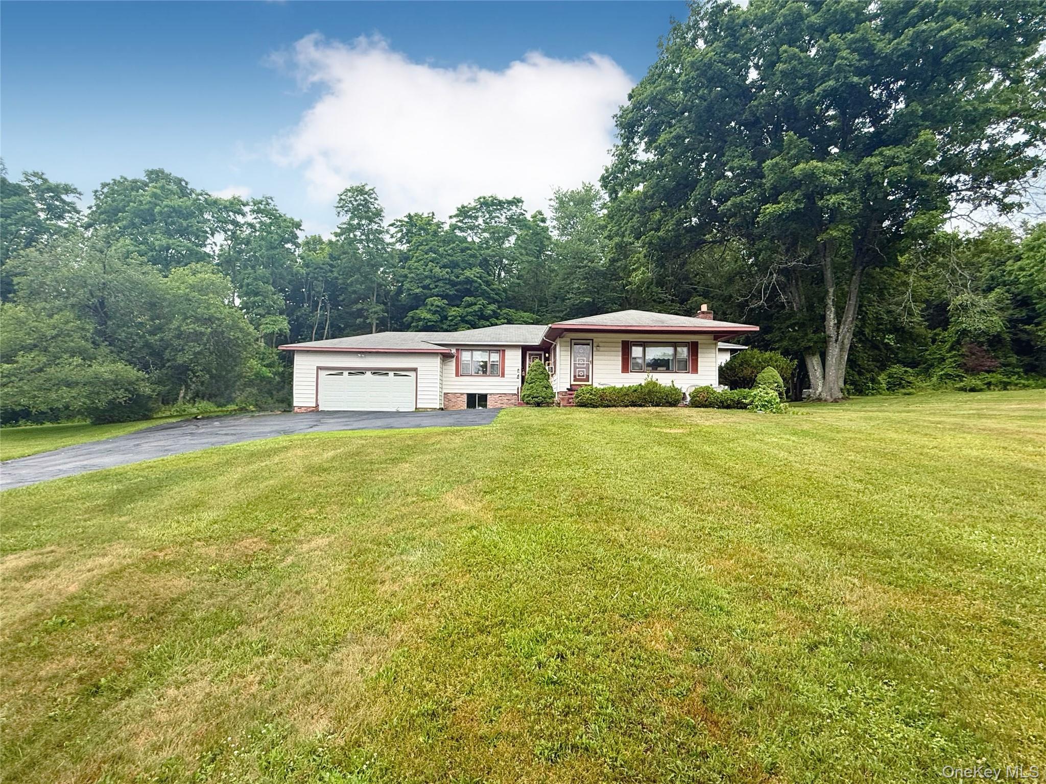 646 Oak Summit Road Millbrook, NY 12545 - Photo 6 of 36
