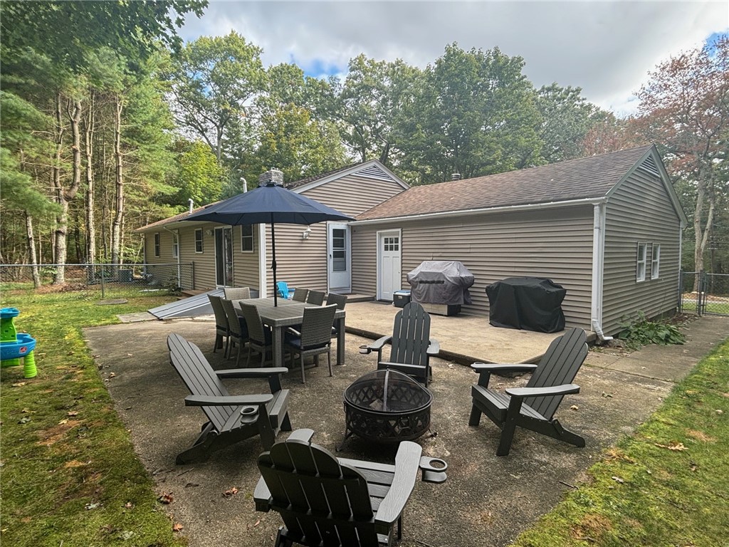 631 Hill Farm Road Coventry, RI 02816 - Photo 4 of 21