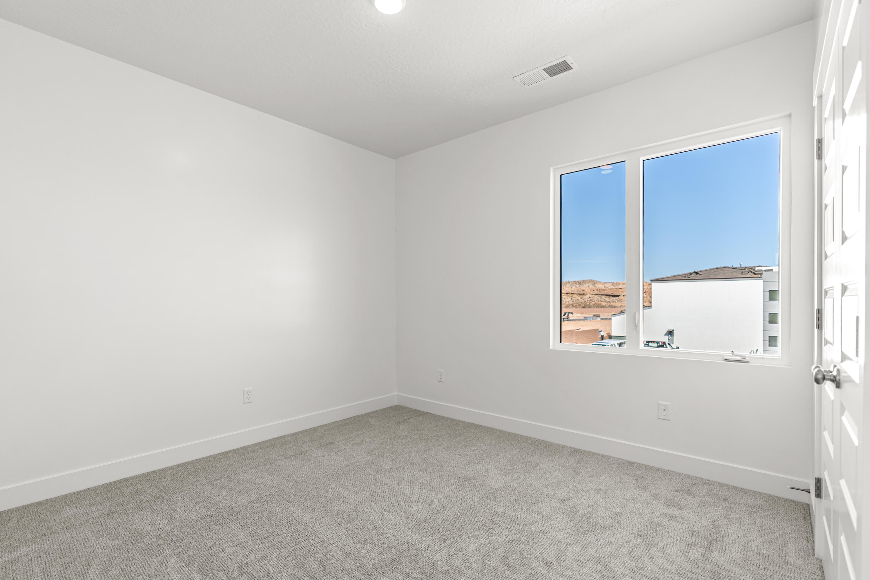 320 Desert Reflection Street St. George, UT 84790 - Photo 25 of 27 DSC01484