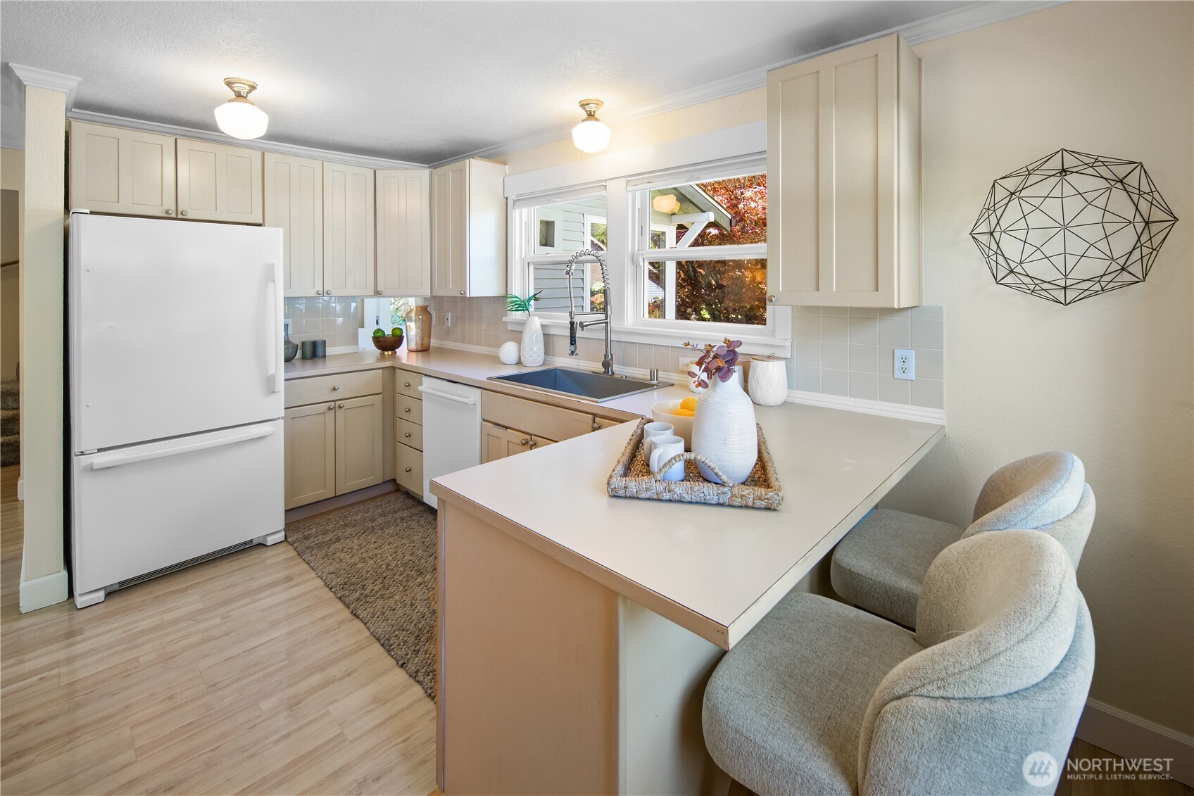 8920 240th Street Southwest Edmonds, WA 98026 - Photo 7 of 39