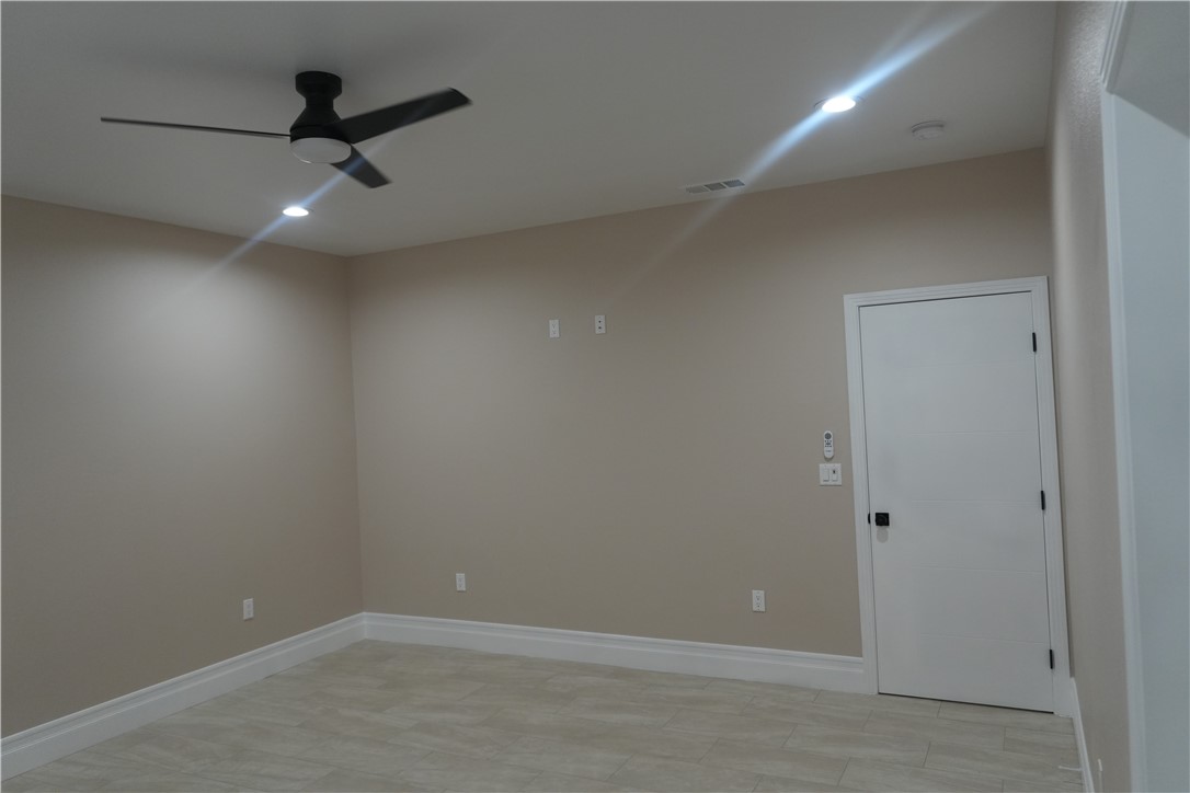 5954 Clifton Boulevard Riverside, CA 92504 - Photo 10 of 41 Gallery Image 10