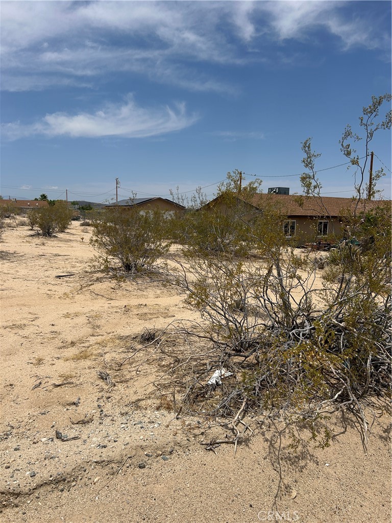 6424 Canyon Road Twentynine Palms, CA 92277 - Photo 2 of 4 a view of ocean with a mountain