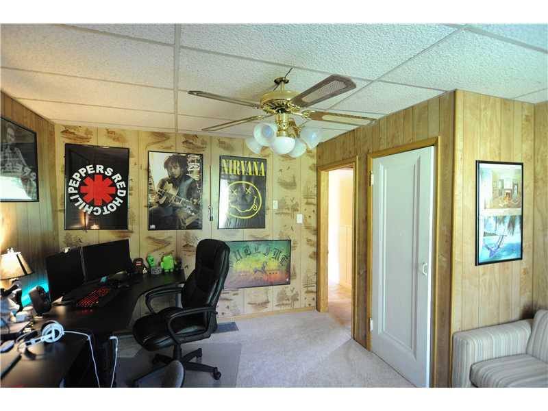 114 Lutes Road Venetia, PA 15367 - Photo 17 of 24 Bedroom. This room also has a ceiling fan and a deep closet.