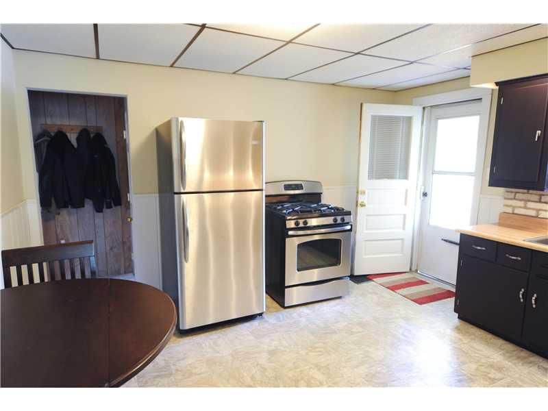 114 Lutes Road Venetia, PA 15367 - Photo 3 of 24 Kitchen. Walk right into this large and open eat in kitchen.