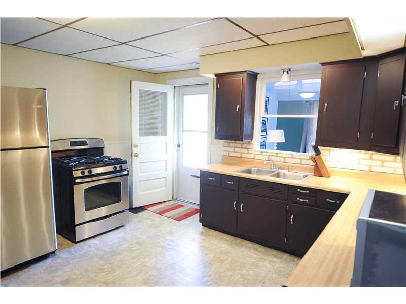 114 Lutes Road Venetia, PA 15367 - Photo 6 of 24 Kitchen. All appliances are included in the sale.