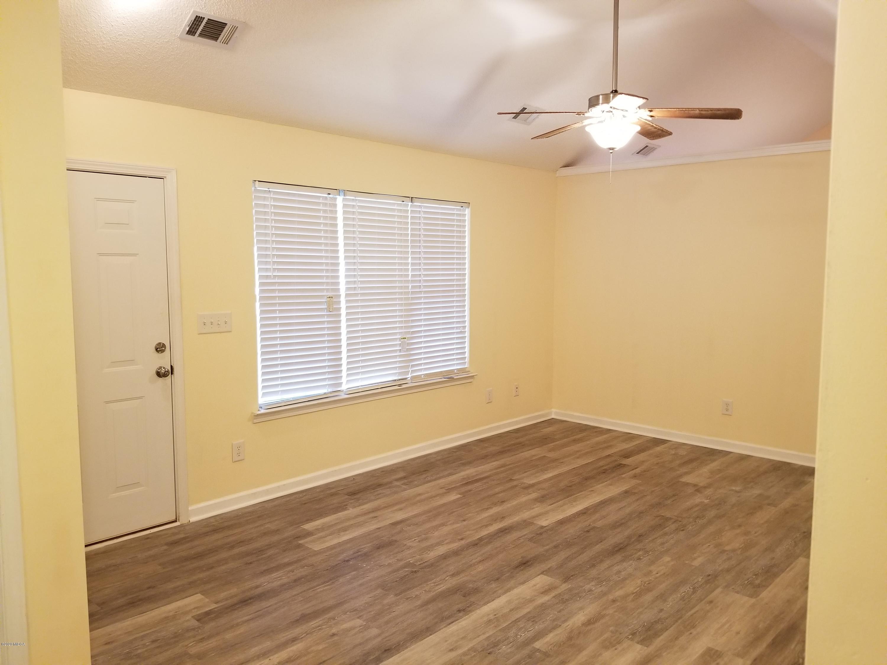 104 Cedar Ridge Road Forsyth, GA 31029 - Photo 2 of 17 livingroom