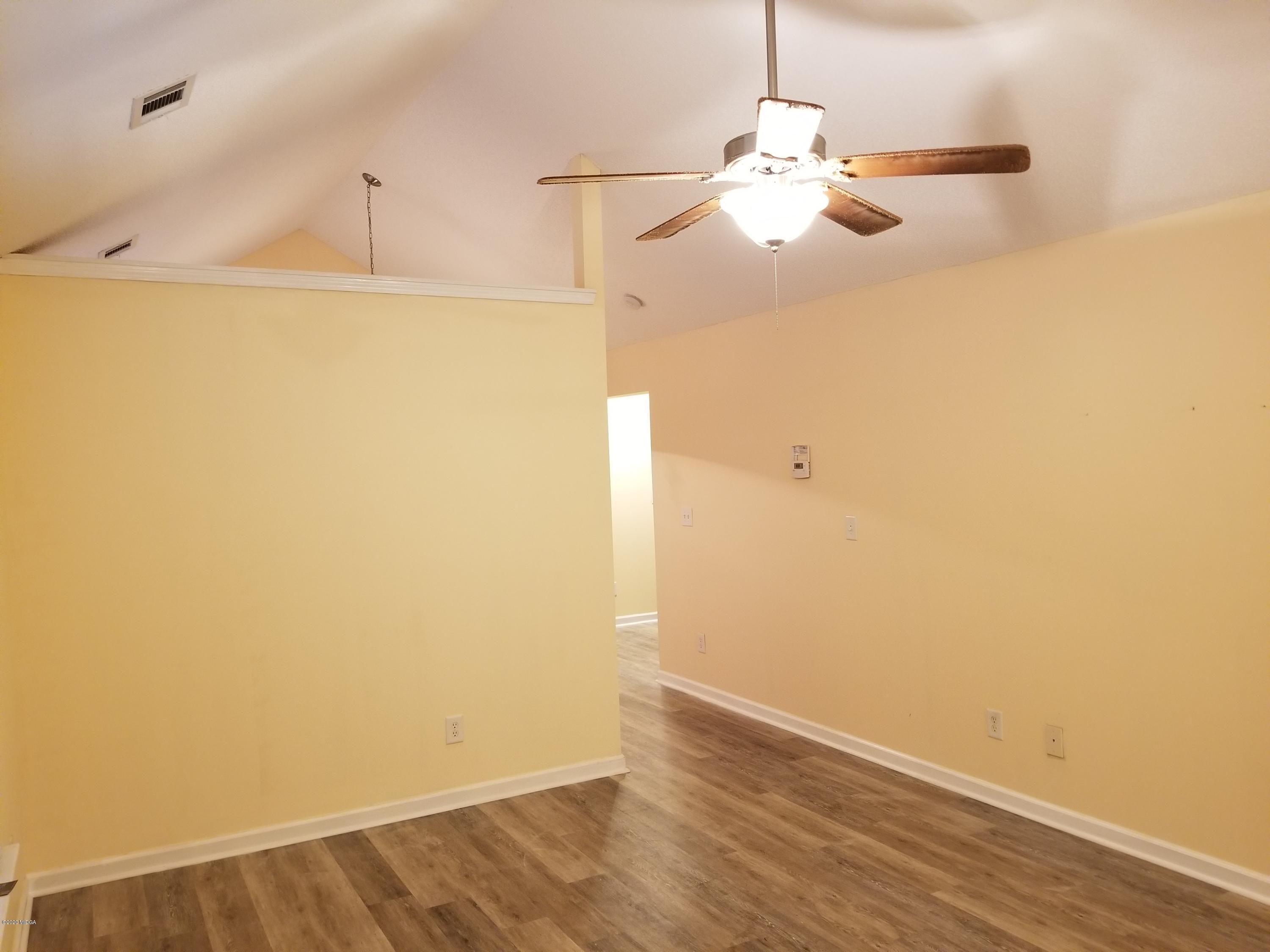 104 Cedar Ridge Road Forsyth, GA 31029 - Photo 3 of 17 livingroom2