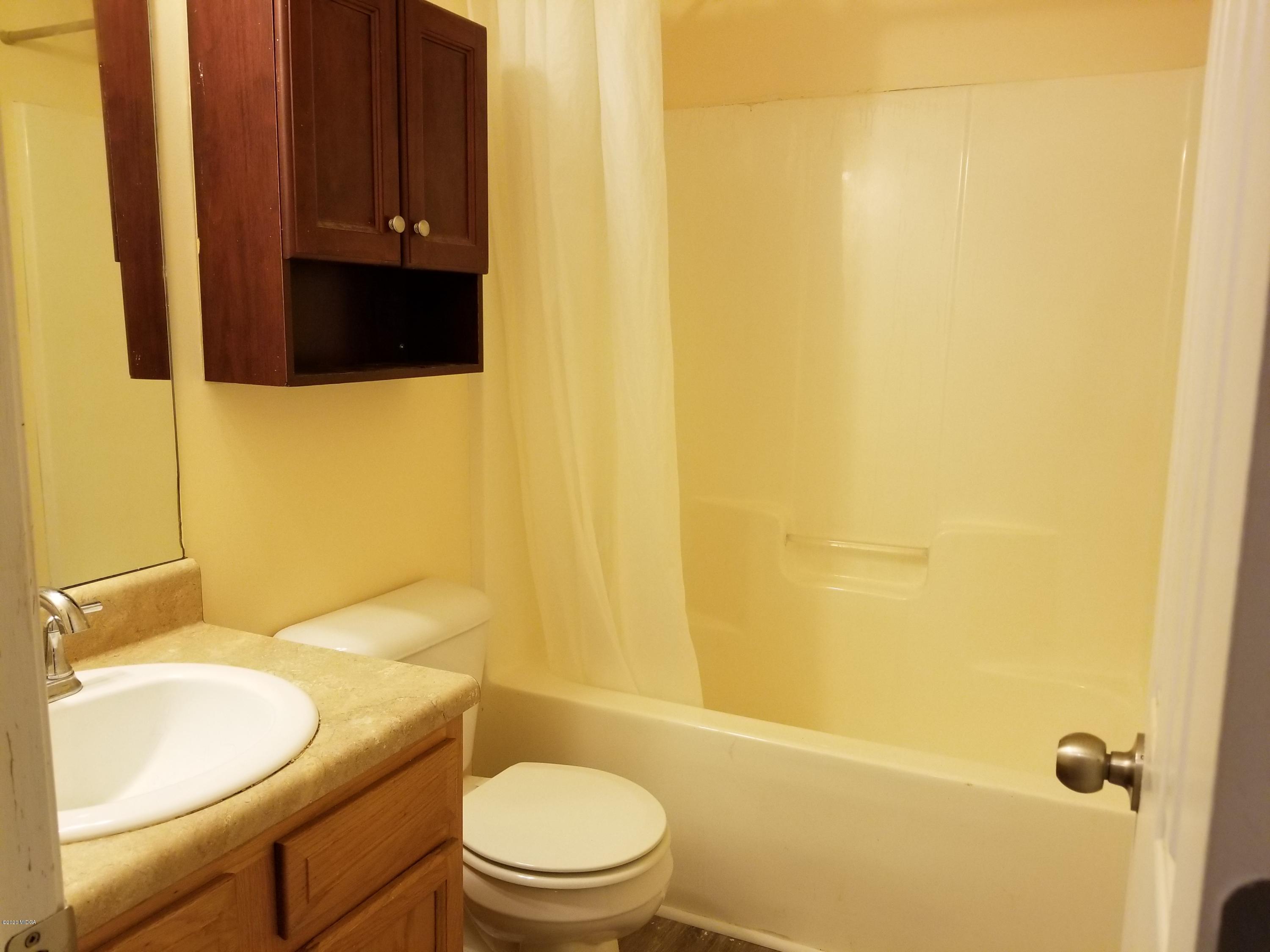 104 Cedar Ridge Road Forsyth, GA 31029 - Photo 5 of 17 bath1