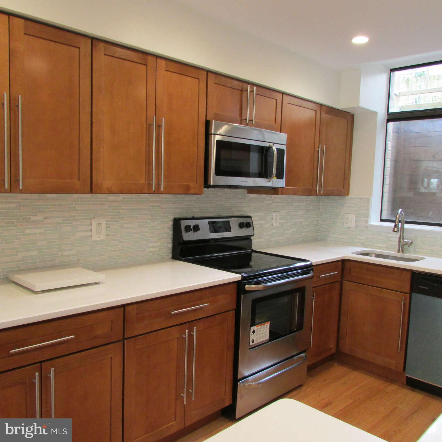 11160 Boathouse Court, Unit 71 Reston, VA 20191 - Photo 3 of 30 Kitchen