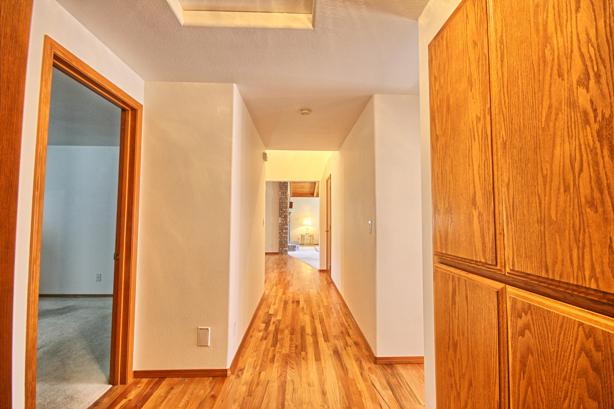 841 Brandon Street Central Point, OR 97502 - Photo 16 of 41 hall from bedrooms