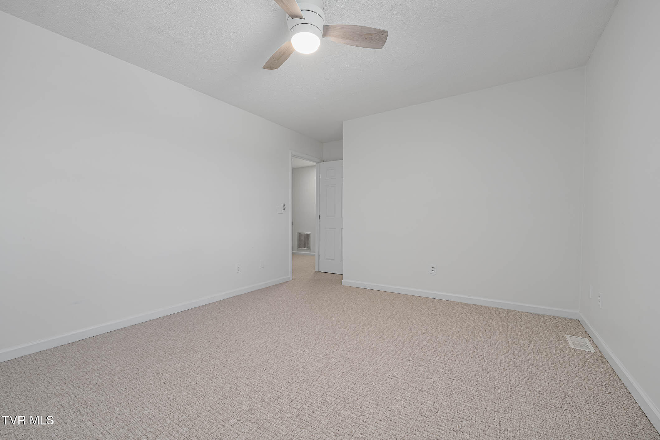 2700 Indian Ridge Road, Unit 19 Johnson City, TN 37604 - Photo 22 of 32 2700 Indian Ridge Road (30 of 32)