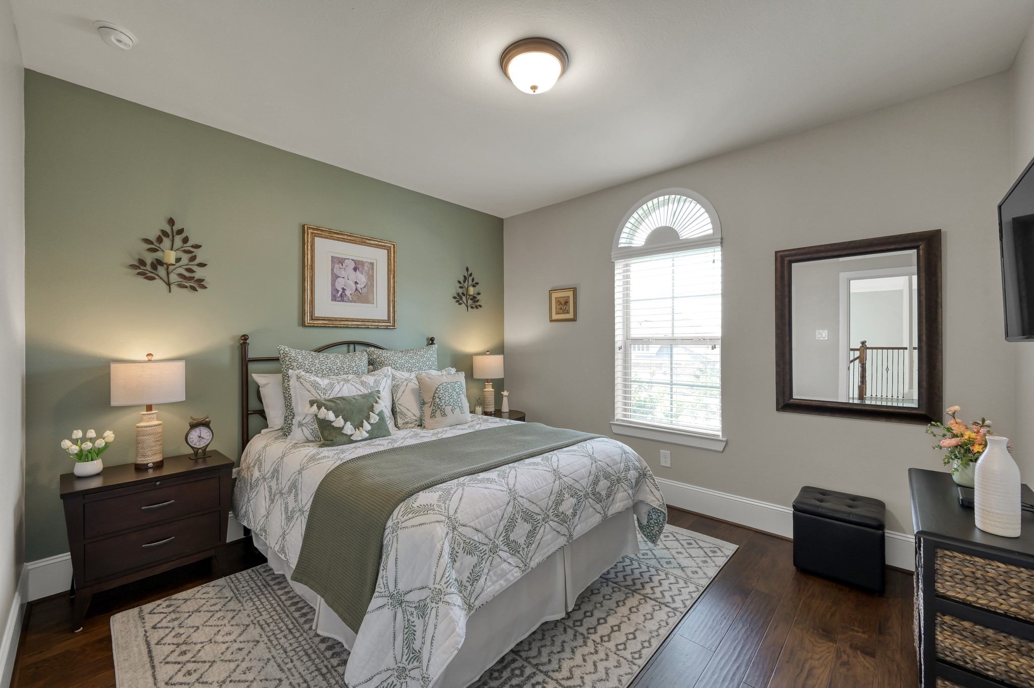 31742 Serrano Bluff Lane Spring, TX 77386 - Photo 20 of 40 Guest bedroom #3 w/ large walk-in closet.