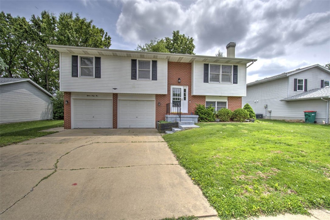 1545 Highland Place Decatur, IL 62526 - Photo 1 of 31