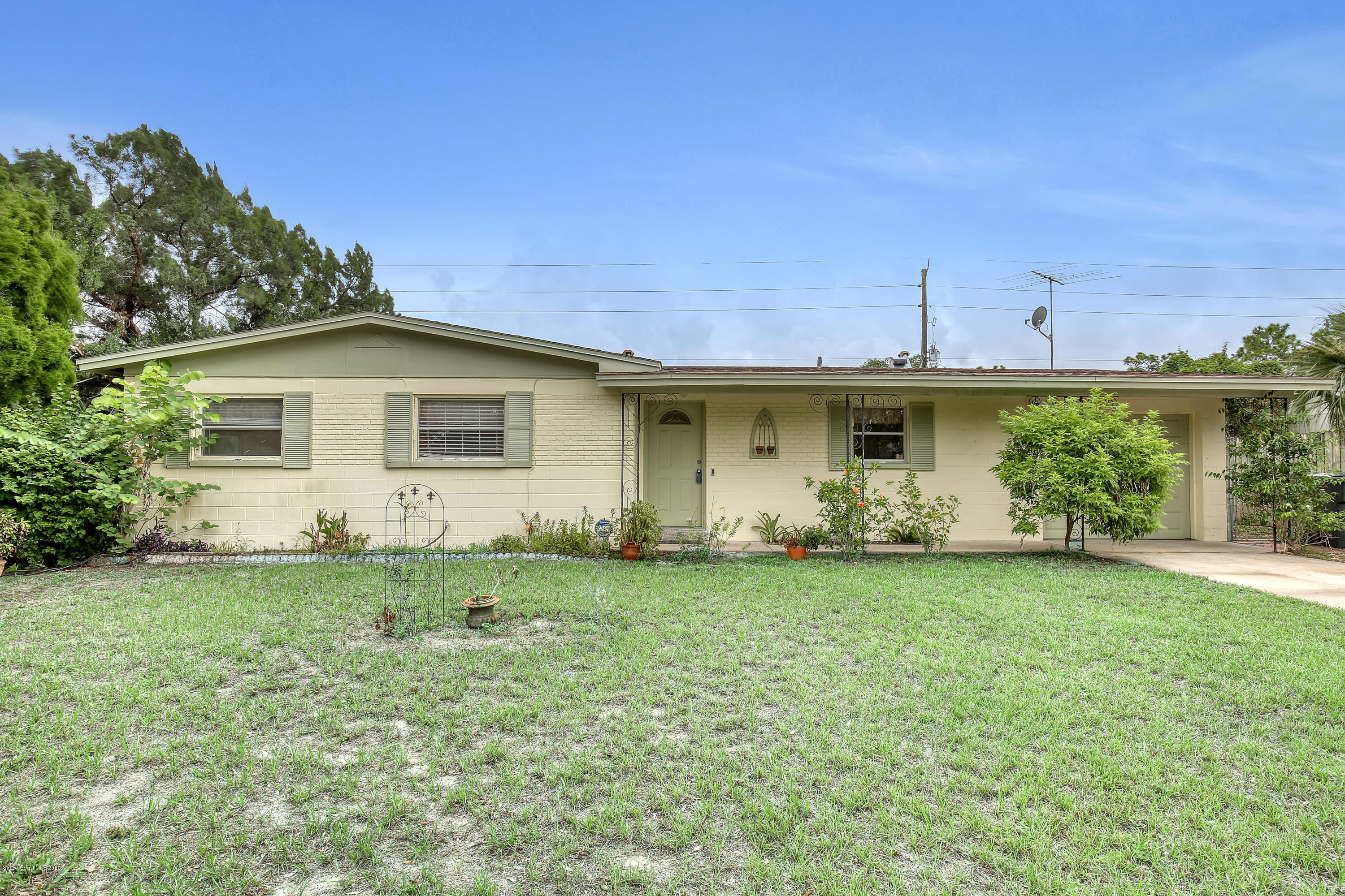 4815 East Key Drive Titusville, FL 32780 - Photo 2 of 32 4815 E Key Dr Titusville FL-print-001-02