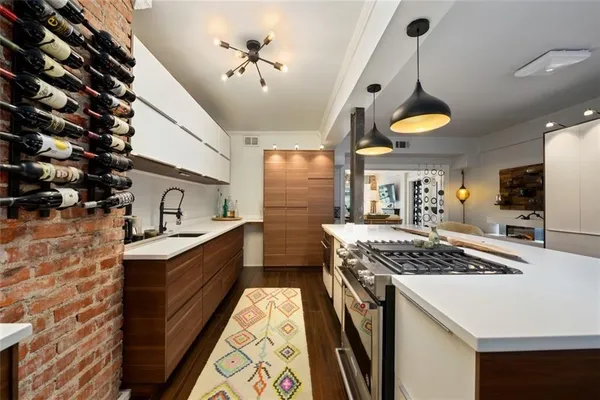 $329,500 | 4436 J C Nichols Parkway, Unit 1S, Kansas City, MO 64111