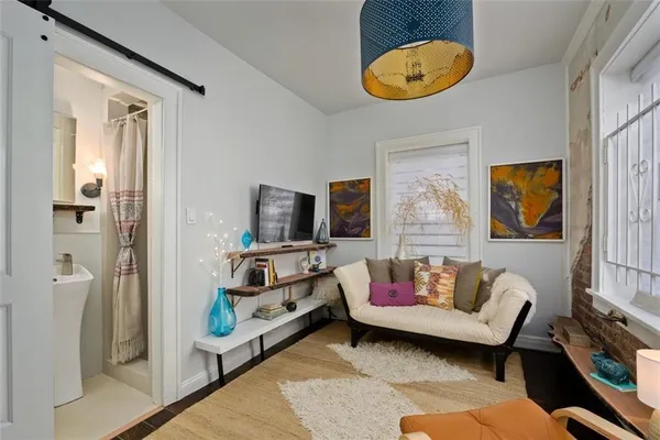 $329,500 | 4436 J C Nichols Parkway, Unit 1S, Kansas City, MO 64111