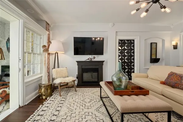 $329,500 | 4436 J C Nichols Parkway, Unit 1S, Kansas City, MO 64111
