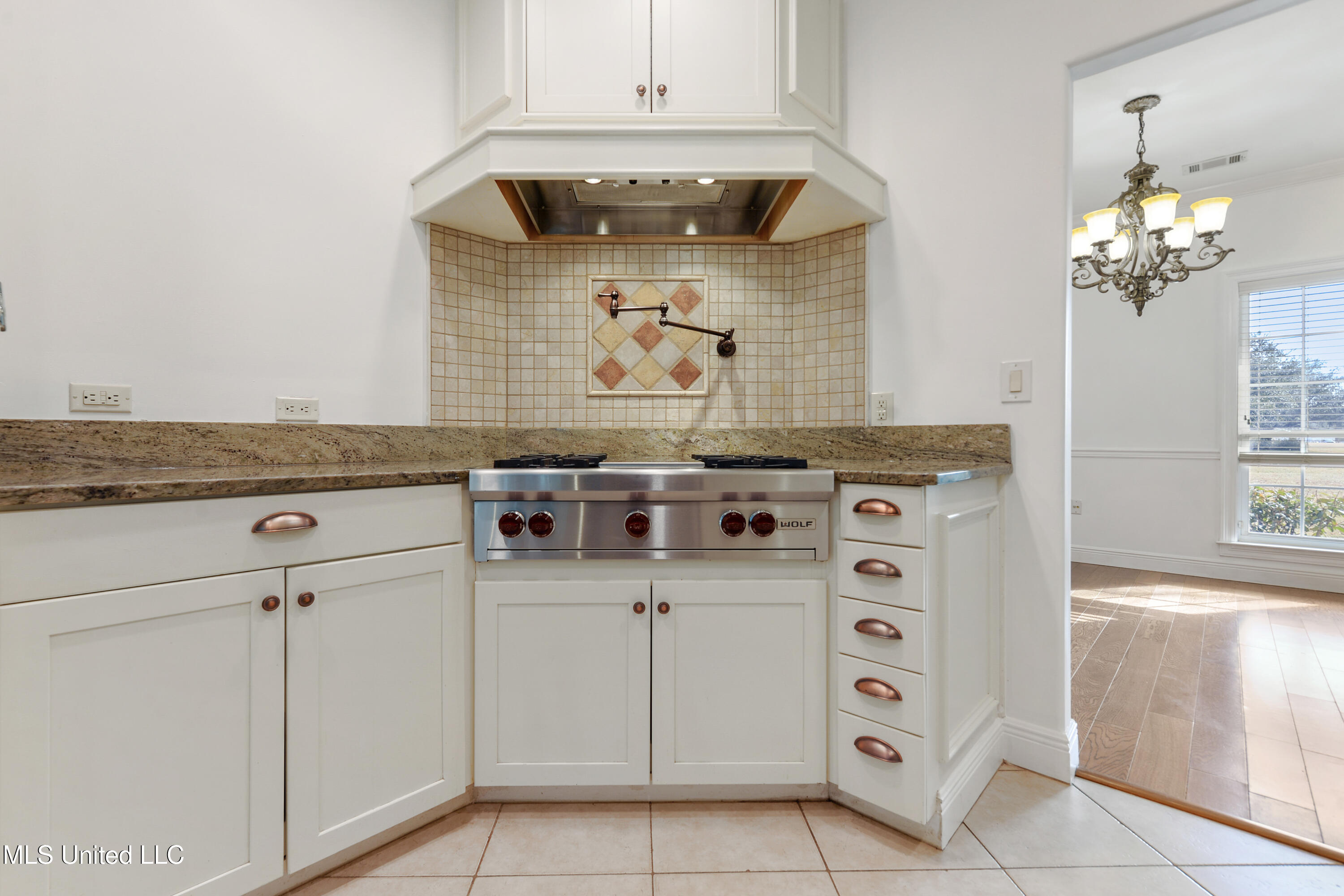 19018 Landon Road Gulfport, MS 39503 - Photo 11 of 39 010