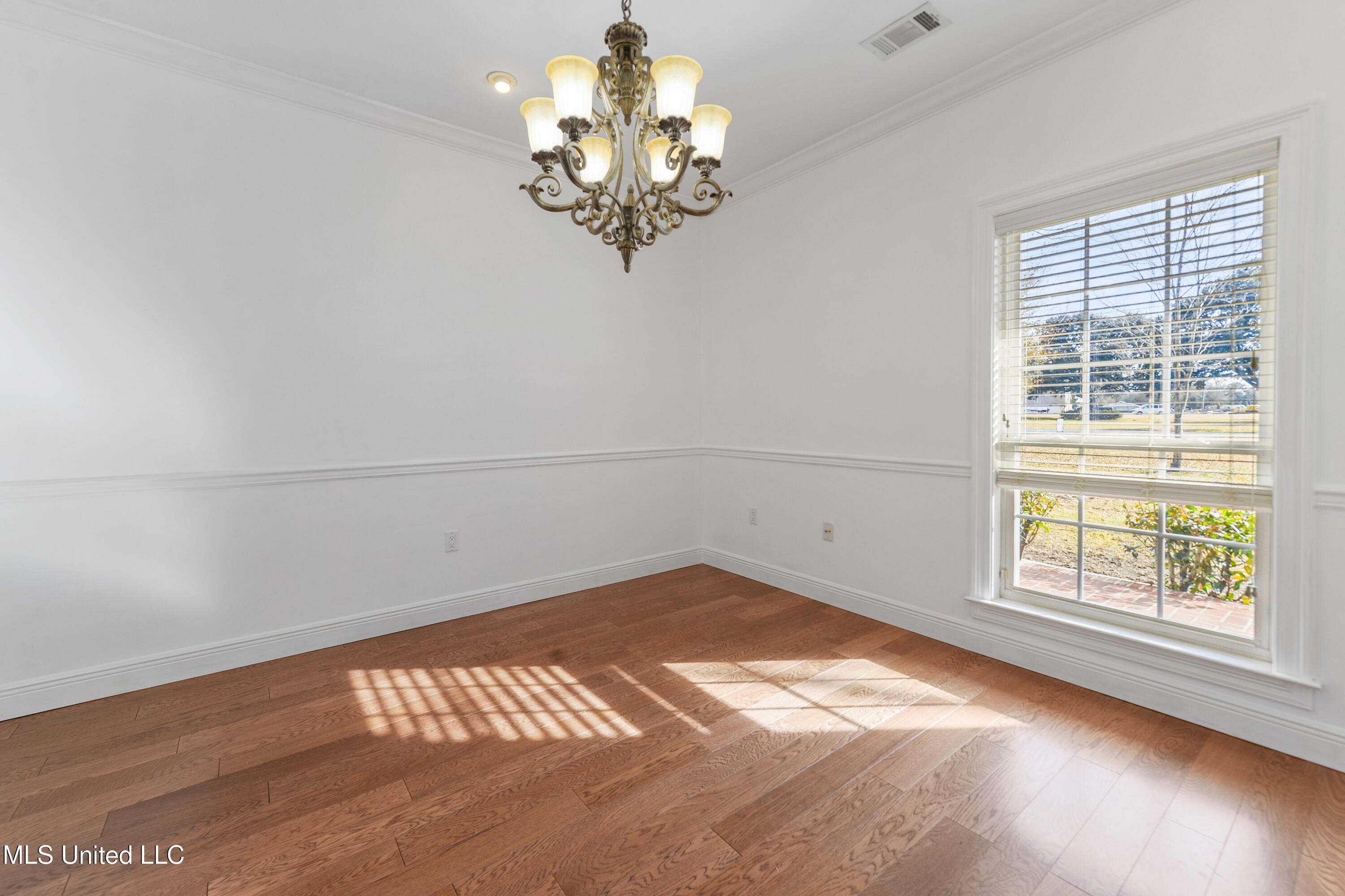19018 Landon Road Gulfport, MS 39503 - Photo 21 of 39 012