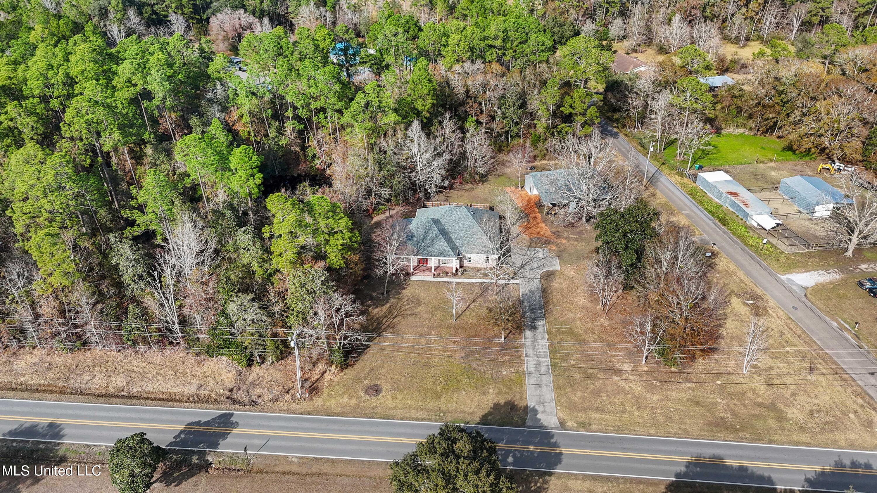 19018 Landon Road Gulfport, MS 39503 - Photo 35 of 39 032