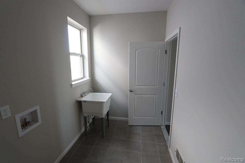 50570 Scarborough Road Canton, MI 48188 - Photo 27 of 29 Gallery Image 27