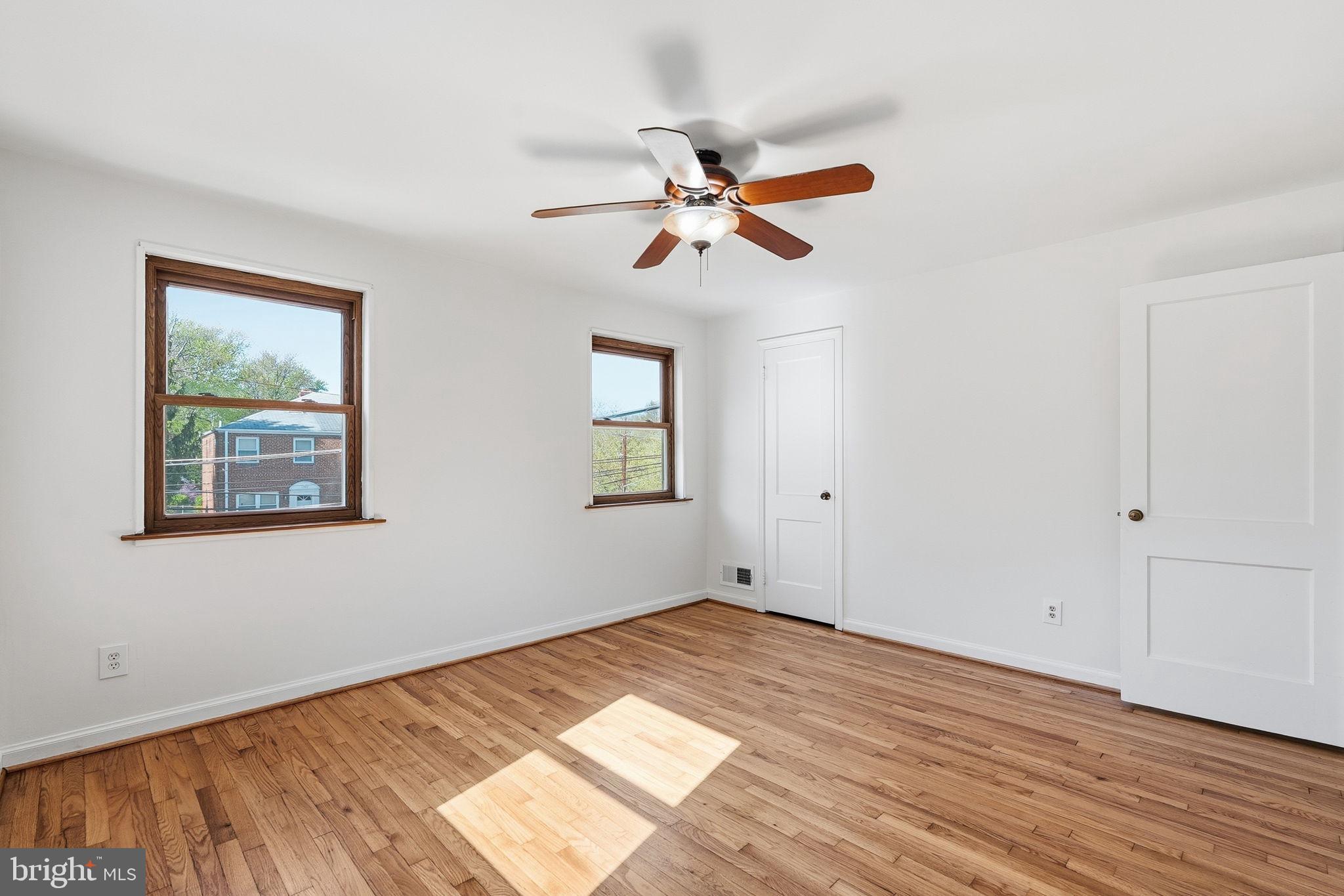 11977 Andrew Street Silver Spring, MD 20902 - Photo 15 of 28 Bright primary berdoom